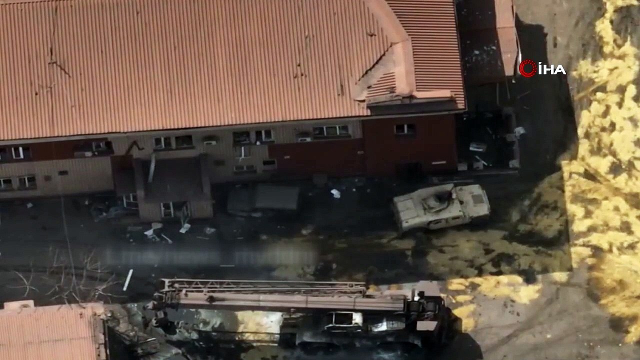 Rus ordusunun Ukrayna'daki fabrikayı vurduğu an kamerada