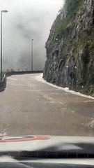 Rodovia se transforma em rio após fortes chuvas em SC