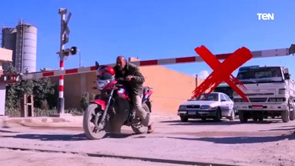 حافظ على حياتك وحياة أولادك.. "النقل" تناشد المواطنين بعدم اقتحام مزلقانات القطارات أثناء غلقها