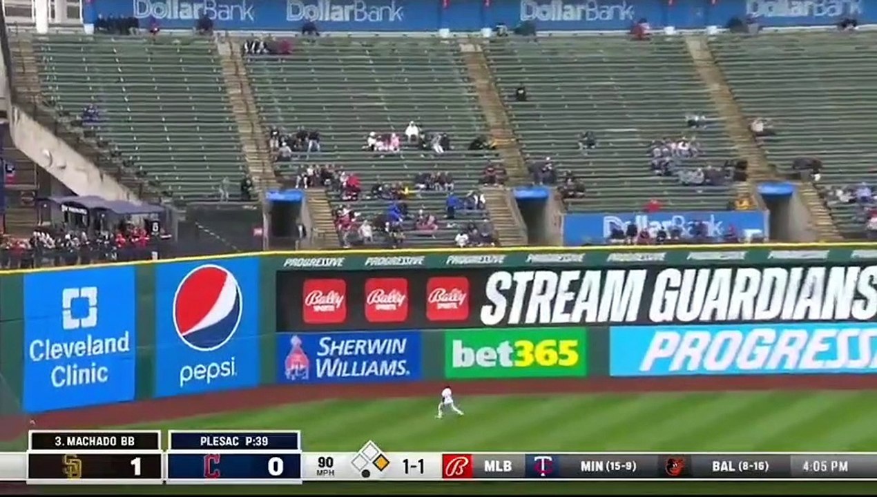 Manny Machado pega de cuadrangular y Padres superan a Guardianes