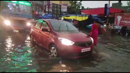 அரைமணி நேர ஆலங்கட்டி மழை... வெள்ளக்காடான ஓசூர்! முழங்கால் வரை தேங்கிய மழை நீரால் தத்தளித்த மக்கள்