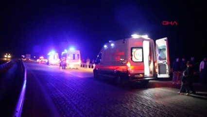 KONTROLDEN ÇIKAN OTOMOBİL TAKLA ATTI 1 ÇOCUK ÖLDÜ, 7 KİŞİ YARALANDI