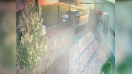 Ümraniye'de camiden şamdan çalan hırsız yakalandı