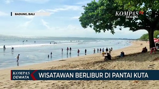 Libur Lebaran, Pantai Kuta Dipadati Wisatawan