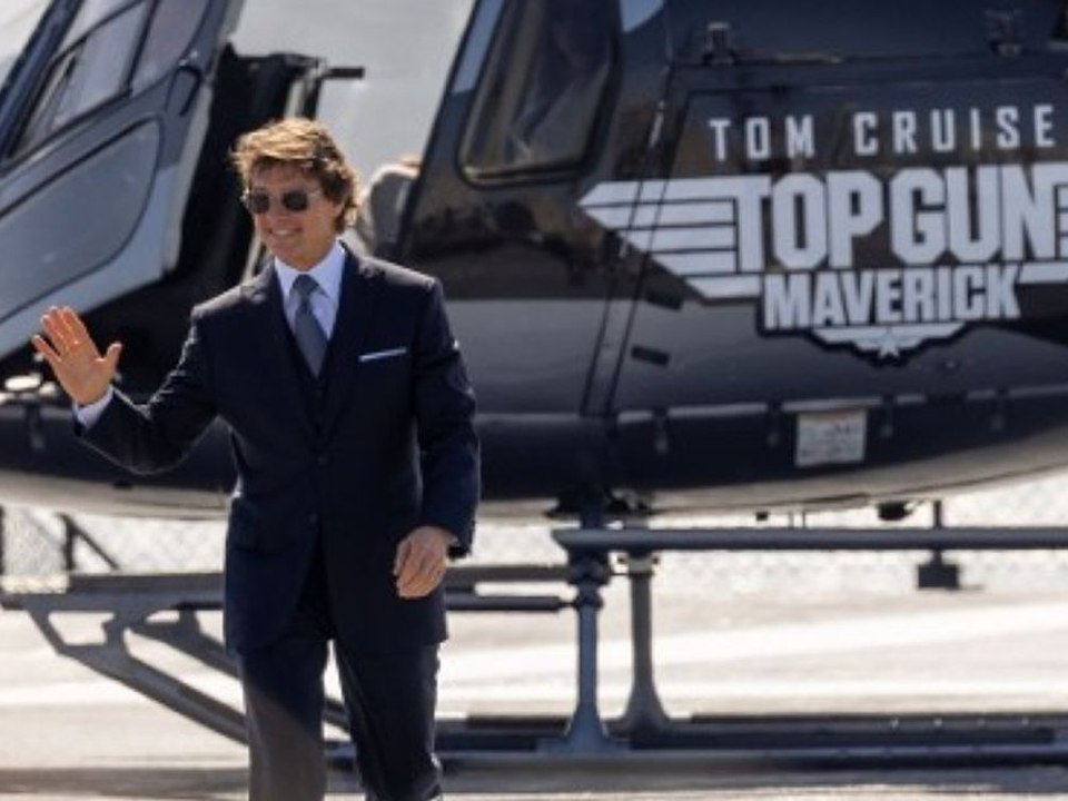 Filmreifer Auftritt: Tom Cruise kommt mit Helikopter angeflogen