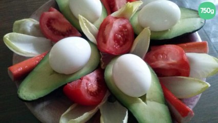 Salade avocat tomate endive œuf et crabe