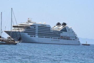 BODRUM'A 2 YOLCU GEMİSİ VE 1 LÜKS YAT GELDİ