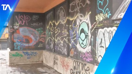Las inmediaciones del Gobierno Provincial de Pichincha se encuentran en mal estado
