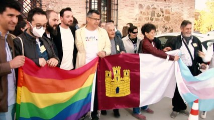 Gran ovación en las Cortes de C-LM tras oficializarse por unanimidad la aprobación de la Ley LGTBi