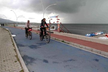 Alman ve Çinli çift, 7 bin 300 kilometre pedal çevirerek Türkiye'ye geldi