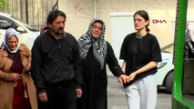 Son dakika haber | ESENLER'DE ÖLDÜRÜLEN ASİYE İÇİN EVİNİN ÖNÜNDE GÖZYAŞI