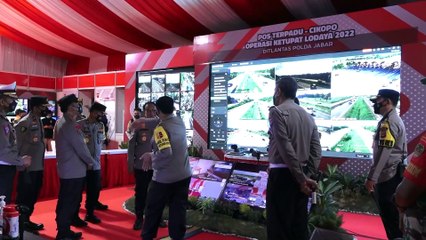 Wakapolri Tinjau Arus Balik Jalur Tol KM 62 Jakarta Cikampek Melalui Pantauan Udara