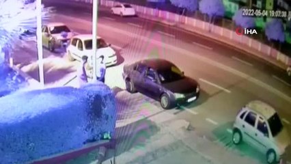 Son dakika haberleri! Otomobilin motosiklete çarptığı anlar kamerada