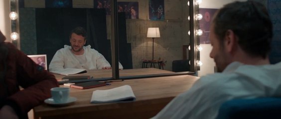 Uneori ninge cu zãpadã, alteori cu întuneric - Trailer