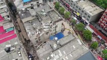 中 창사 건물 붕괴 사망자 26명으로 늘어...10명 구조 / YTN