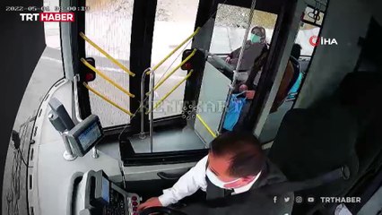 Otobüs şoföründen Türk bayrağı hassasiyeti