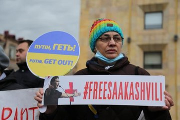 Gürcistan'da tutuklu Saakaşvili'ye destek gösterisi düzenlendi