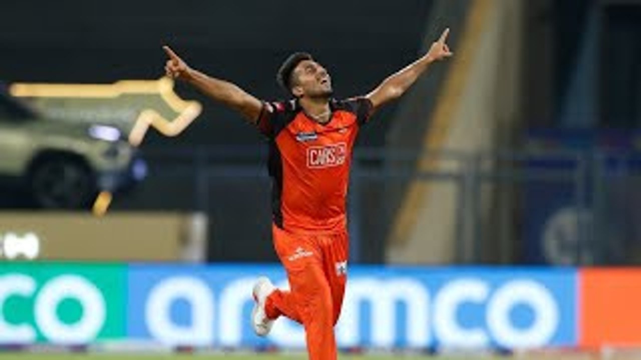 IPL 2022: Umran Malik to David Warner, Players made multiple records today | वनइंडिया हिन्दी