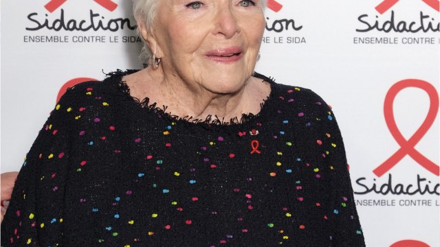 FEMME ACTUELLE - Line Renaud : cette étonnante confidence sur le début de son histoire d'amour avec Loulou Gasté