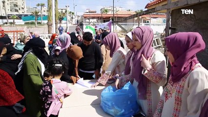 كتلة الوفاء النقابية تنظم لقاءاً ترفيهياً على شاطئ بحر غزة لعدد من موظفي وكالة الغوث الدولية