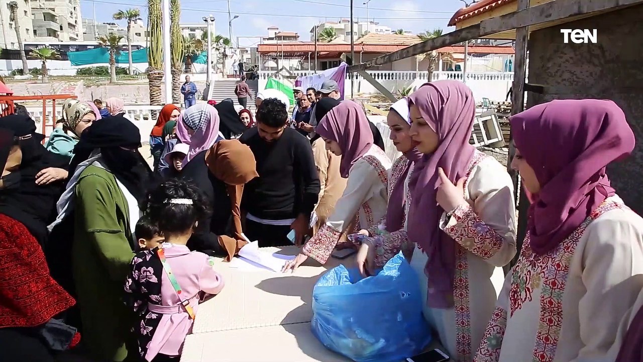 كتلة الوفاء النقابية تنظم لقاءاً ترفيهياً على شاطئ بحر غزة لعدد من موظفي وكالة الغوث الدولية