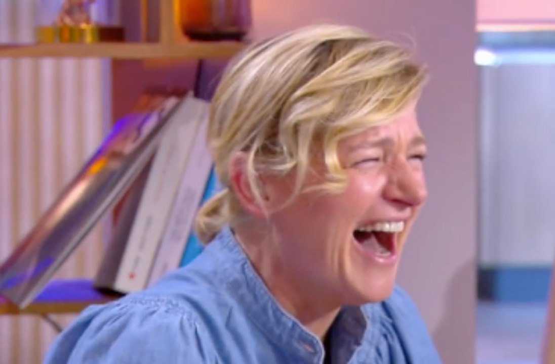 Aymeric Lompret remplace Bertrand Chameroy dans C à vous et provoque l’hilarité générale