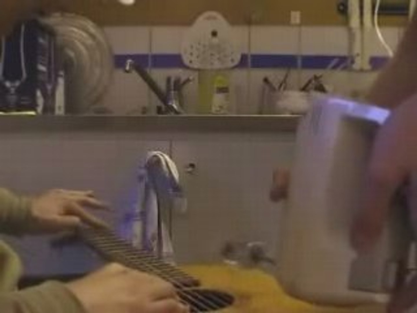 Pulp fiction guitare batteur a oeuf - Vidéo Dailymotion