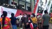 Momen Jokowi Bagi-bagi Sembako dan THR ke Warga di Gianyar, Bali