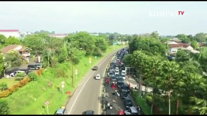 Pantauan Udara Lalu Lintas Arah ke Puncak, Jawa Barat di Akhir Pekan