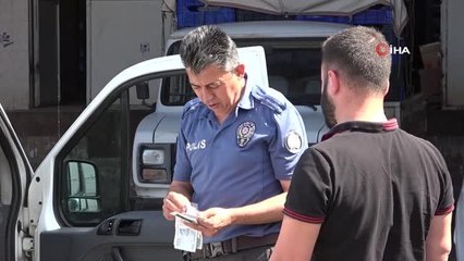 Genç çiftçiden anlamlı davranış...Yolda bulduğu 700 TL'yi polise teslim etti