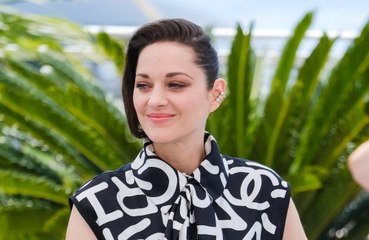 Marion Cotillard s’en prend à ’Emmanuel Macron