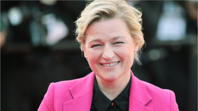 GALA VIDEO - Anne-Elisabeth Lemoine pousse la chansonnette… et se fait rabrouer par Henri Dès