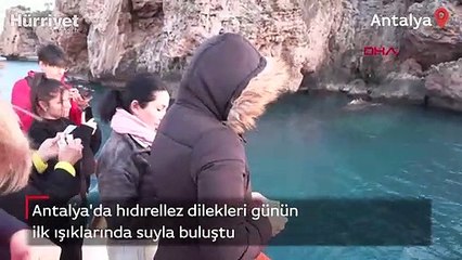 Antalya'da hıdırellez dilekleri günün ilk ışıklarında suyla buluştu