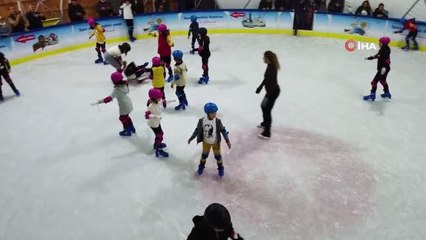 Ahmet Çalık Buz Pateni Pisti Ramazan Bayramı'nda binlerce ziyaretçi ağırladı