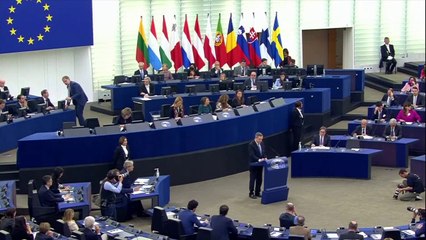 Télécharger la video: Ue, il “federalismo pragmatico” di Draghi per la riforma