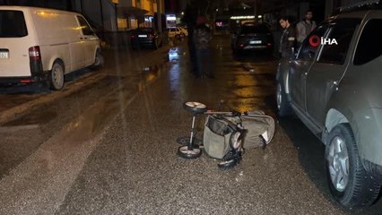 Bebek arabası çaldı, mahalleliye yakalandı