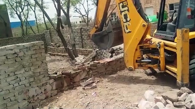 अतिक्रमण पर चला पीला पंजा