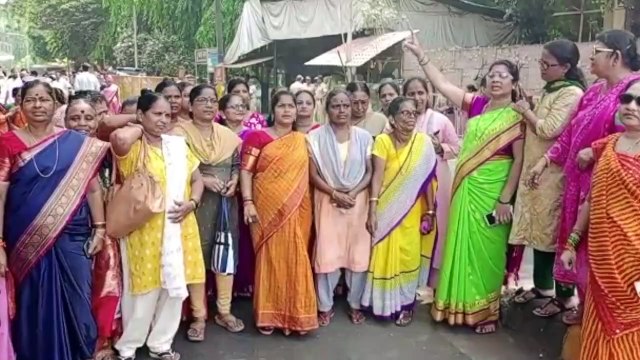 राणांचा पलटवार, थेट दिल्लीतून ठाकरे सरकारचा करेक्ट कार्यक्रम?