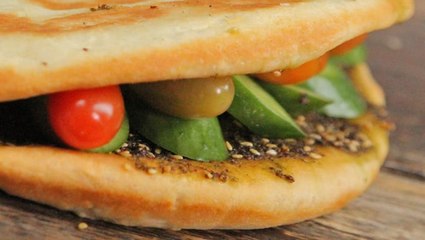 طريقة مناقيش الزعتر