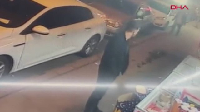 Bahçelievler'de dehşet anları; Kadını takip edip saldırdı