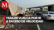 Vuelca tráiler sobre Circuito Exterior Mexiquense