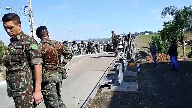 Ponte provisória do Exército é liberada na BR-470 em Pouso Redondo