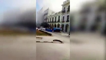 El hotel Saratoga de La Habana, en Cuba, momentos después de la explosión este viernes.