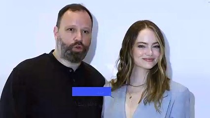 إيما ستون في فيلم صامت وقاتم من توقيع اليوناني لانثيموس