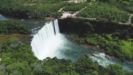 4K : Nice nature waterfalls with relaxing music - شلالات الطبيعة الجميلة مع موسيقى هادئة للاسترخاء