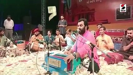 કીર્તિદાને ડાયરામાં બોલાવી રમઝટ, થયો અધધ નોટોનો વરસાદ