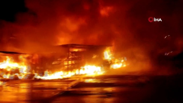 Akaryakıt istasyonu yanında korkutan yangın