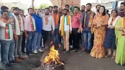 जानिए जयपुर में क्यों केजरीवाल के खिलाफ युवा मोर्चा ने क्यों निकाला अपना गुस्सा