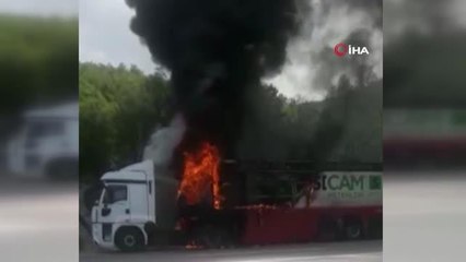 Cam yüklü TIR alev alev yandı