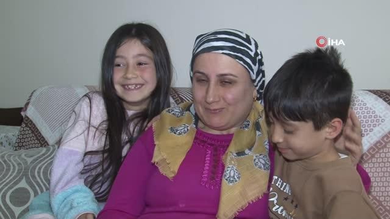 Gönül gözü ile annelik yapıyor... Kansere yakalanan görme engelli anne, engelli eşine ve çocuklarına bakıyor